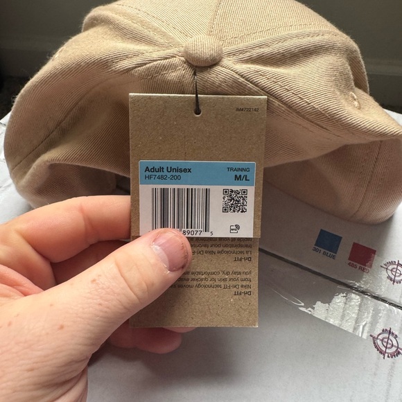 Nike Snap Back Hat - Picture 3 of 5